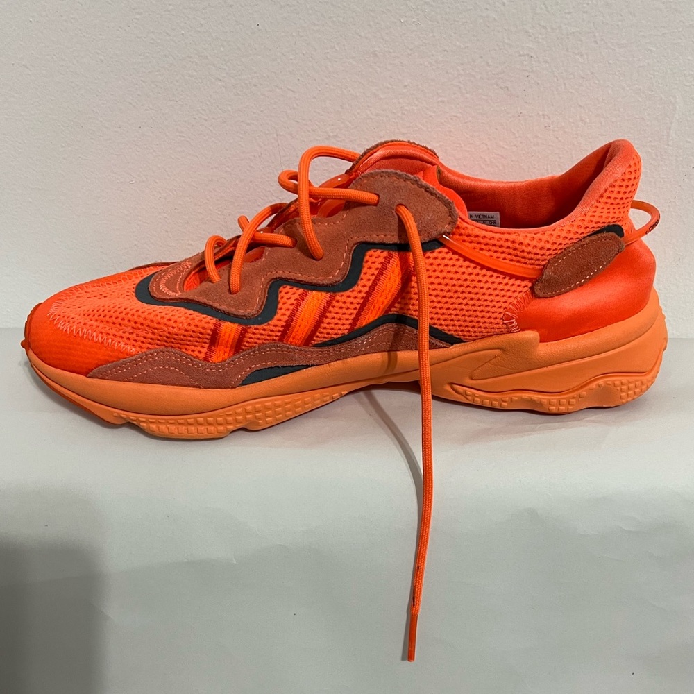 ADIDAS - Picture 7 of 8